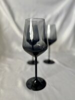 Čierne poháre na víno, vodu na prenájom – Obrázok 3